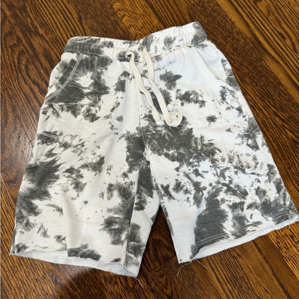 Pixie Lane boy shorts, size 6, tie dye